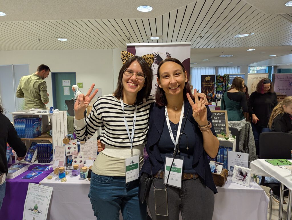 Anja Dannenberg und Lily Stark auf der AugsBuch 2025